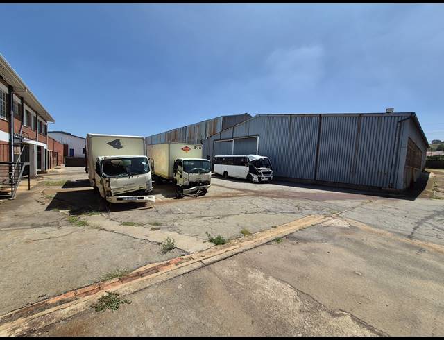 9,600M² WAREHOUSE FOR SALE IN DENVER